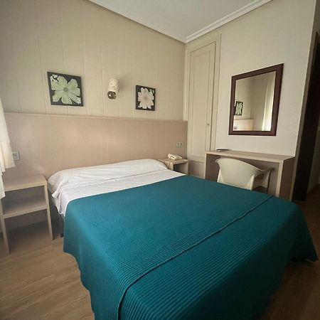 Hotel La Basilica Venta de Baños Екстериор снимка